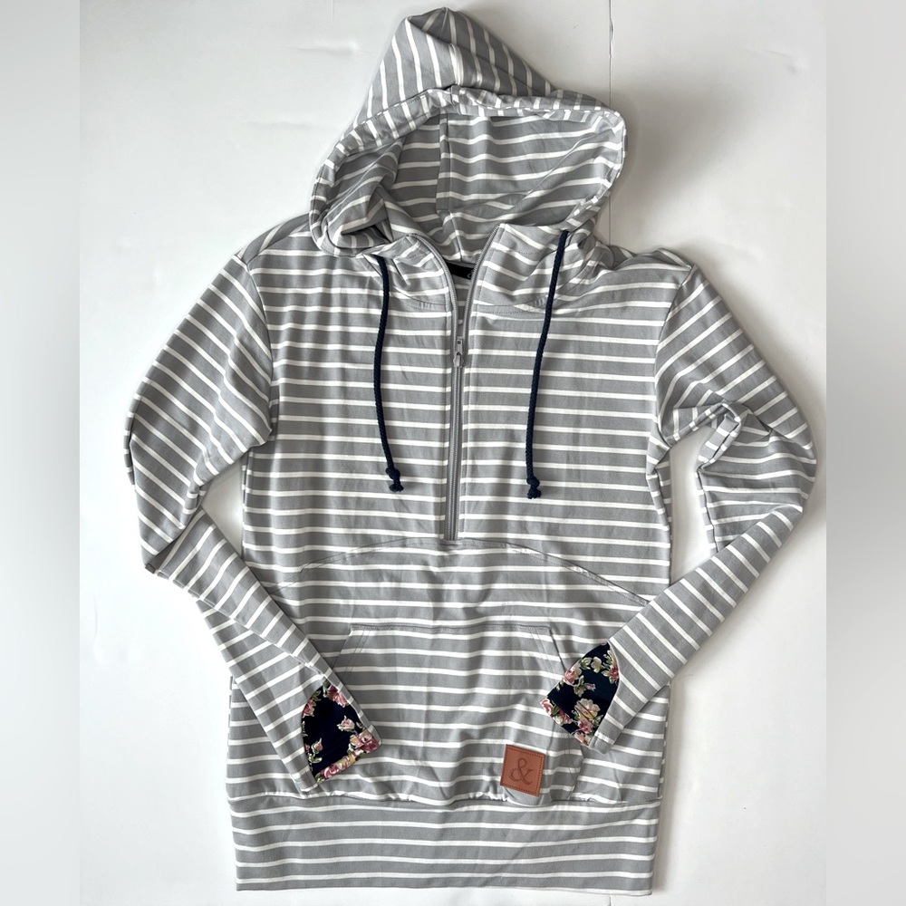 *NWOT* Ampersand Ave 1/2 Zip